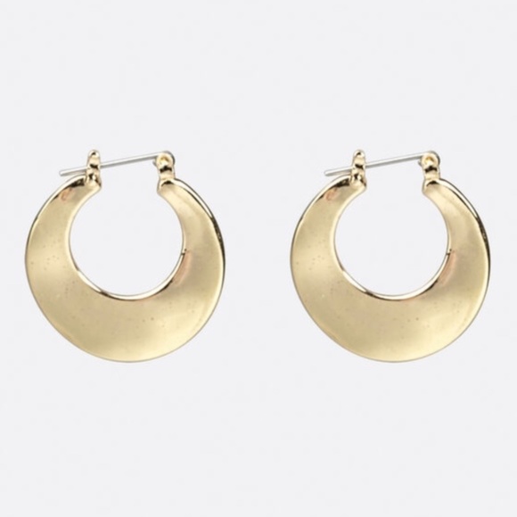 LAST ONE!! New Polished Gold Hoop Earrings - Picture 1 of 8